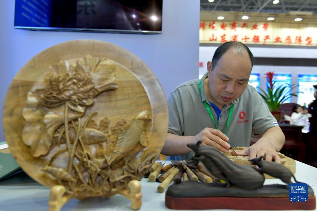 充值送礼金平台